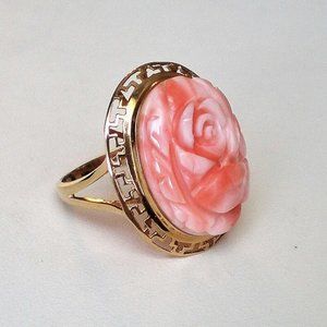 Vintage Designer 14K Gold Carved Angel Skin Pink Coral Rose Flower Cameo Ring
